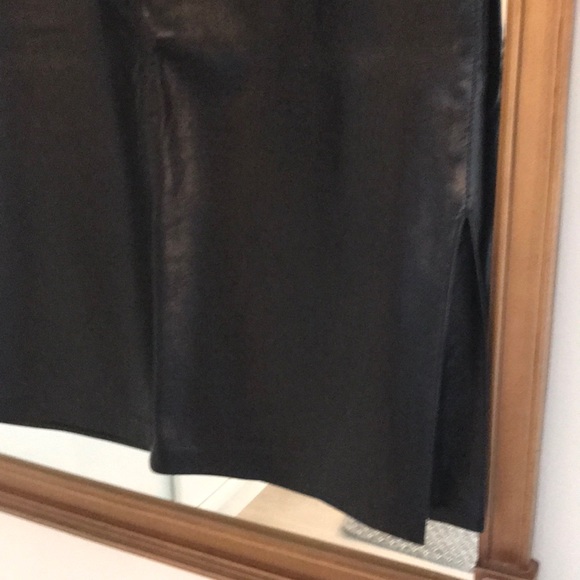 Supple leather skirt - Picture 2 of 3